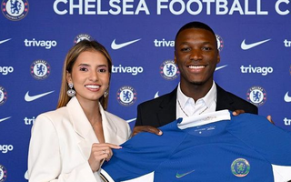 Chân dung bạn gái người mẫu của tân binh Chelsea - Caicedo