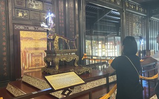 "Đột nhập" điện Long An, chiêm ngưỡng các báu vật triều Nguyễn