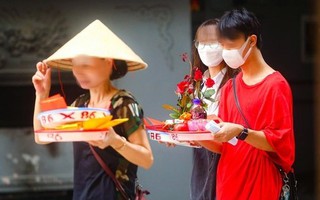 Nam thanh nữ tú rủ nhau đi chùa Hà ngày Thất Tịch