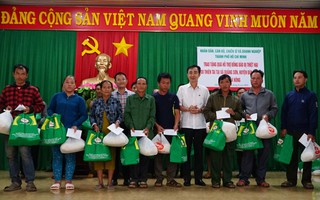 Chia sẻ khó khăn với người dân Đắk Nông