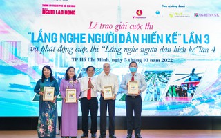 Trao giải cuộc thi "Lắng nghe người dân hiến kế"