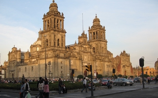 Nhà thờ kỳ vĩ giữa Mexico City
