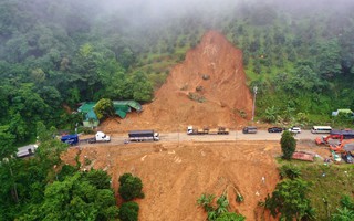 Rừng càng mất, sạt lở càng tăng