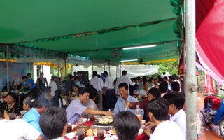 Công an vào cuộc vụ "cả làng đau bụng" khi dự tiệc cưới ở Quảng Bình