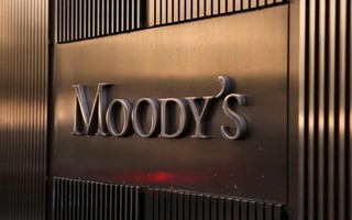 Moody's hạ bậc nhiều ngân hàng Mỹ: Nhiều dự báo u ám theo sau