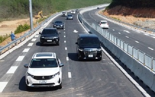 CLIP: Bất ngờ hình ảnh ngày đầu thông xe cao tốc Quốc lộ 45 - Nghi Sơn