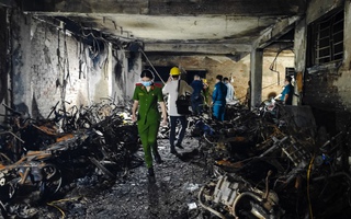 Bên trong hiện trường vụ cháy chung cư mini 150 người sinh sống