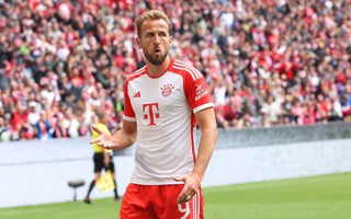 Harry Kane lập hat-trick đầu tiên, mở màn mùa lễ hội tại Munich