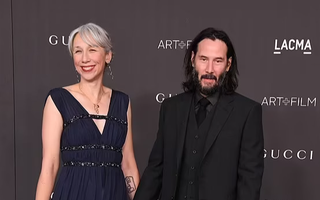 Bạn gái 50 tuổi hết lời khen tài tử Keanu Reeves