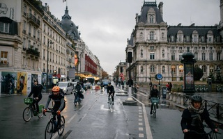 Khi Paris kẹt... xe đạp