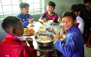 CHIN-SU tài trợ “Một triệu bữa cơm có thịt” cho trẻ vùng cao