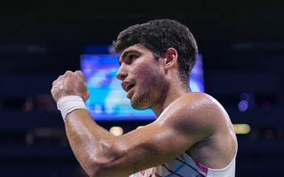 Alcaraz thẳng tiến bán kết US Open, "hẹn hò" chung kết với Djokovic