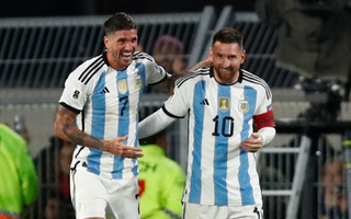 Messi sút phạt thành bàn, Argentina thắng sát nút tại vòng loại World Cup