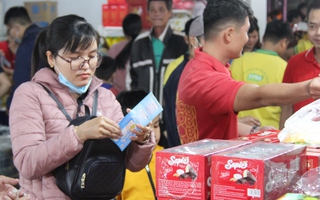 Hàng ngàn công nhân mua sắm tại Phiên Chợ Tết Công đoàn Đà Nẵng