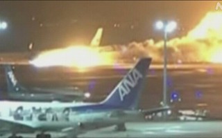 Chuyên gia nói về nguyên nhân 2 máy bay va chạm bốc cháy ở Nhật Bản