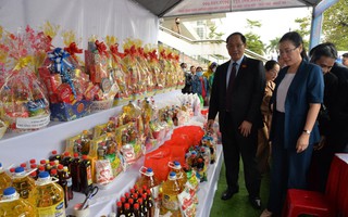 Phó Chủ tịch Quốc hội Trần Quang Phương dự 'Tết sum vầy - Xuân chia sẻ' tại Quảng Ngãi