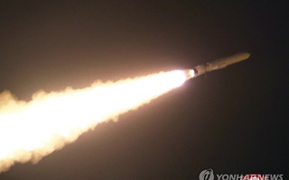Triều Tiên liên tục thử tên lửa, vũ khí mới