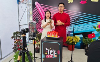 Livestream bán hoa Tết