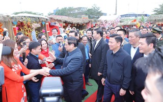 Thủ tướng tặng quà Tết gia đình chính sách, công nhân, người lao động tại Thanh Hóa