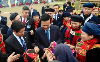 Chủ tịch nước và Tổng thống Philippines thăm không gian Tết Việt tại Hoàng thành