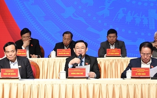 Chủ tịch Quốc hội tiếp xúc cử tri, công nhân TP Hải Phòng