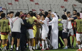 Hòa Bahrain vì trọng tài, Indonesia khiếu nại FIFA, cầu thủ hai đội suýt đánh nhau