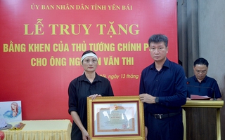 Thủ tướng truy tặng Bằng khen cho người quên mình hy sinh khi tham gia cứu nạn trong bão số 3