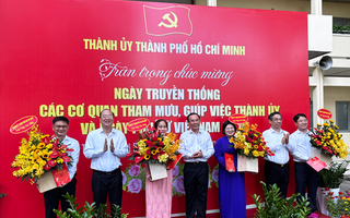 TP HCM chúc mừng ngày truyền thống các cơ quan tham mưu giúp việc Thành ủy và ngày Phụ nữ Việt Nam