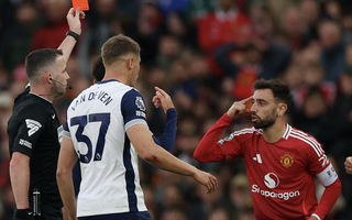 Man United kháng cáo thành công, Bruno Fernandes được hủy thẻ đỏ