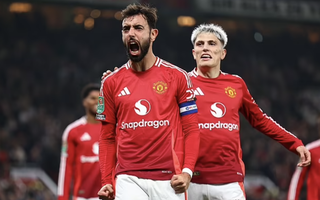 Man United thắng tưng bừng dưới quyền Nistelrooy, Man City bị loại còn mất 2 ngôi sao 