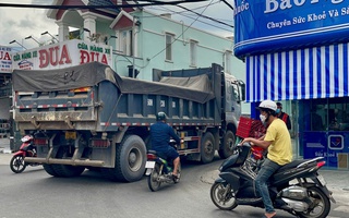 "Ai cũng biết chỉ mình anh không biết"