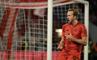 Lập hat-trick thứ 7, Harry Kane chạm mốc 50 bàn thắng nhanh nhất Bundesliga