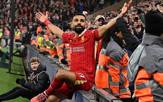 "Song sát" Nunez-Salah lập công, Liverpool bỏ xa Man City 5 điểm