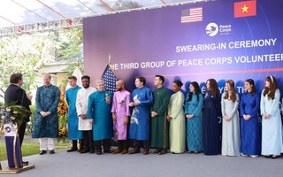 Khóa tình nguyện viên Peace Corps lớn nhất tại Việt Nam tuyên thệ