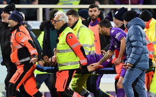 Gục ngã trên sân đấu, sao trẻ Fiorentina lâm cảnh nguy kịch