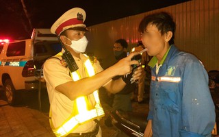 CSGT Quảng Nam trực xuyên Tết, phạt 120 trường hợp đêm giao thừa