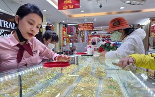 Tiệm vàng vắng khách trong ngày vía Thần Tài ở Đà Nẵng