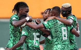 Cựu sao Ngoại hạng rực sáng, Nigeria đoạt vé bán kết Cúp châu Phi