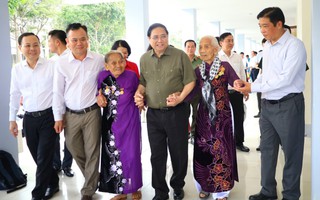 Thủ tướng Phạm Minh Chính tặng quà, chúc Tết người dân tại Cần Thơ