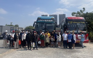 Chuyến xe yêu thương chở đồng hương Quảng Nam về quê đón Tết