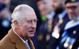 Vua Charles III mắc ung thư, Hoàng tử Harry bay gấp về Anh