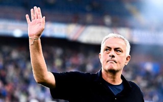 Mourinho để lại món quà kèm 9 chữ cay đắng cho "kẻ phản bội"