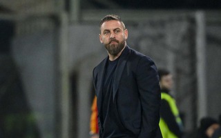 De Rossi thừa nhận Roma "từ chối" chiến thuật của Mourinho