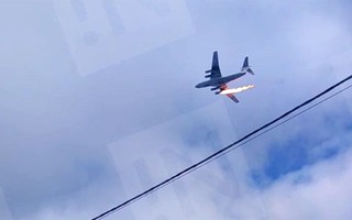 Máy bay quân sự Nga gặp nạn, 15 người "lành ít dữ nhiều"