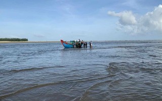 Thi thể ngư dân trôi dạt trên vùng biển Quảng Bình