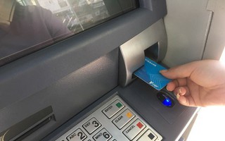 Sau Eximbank, những ngân hàng nào còn thu phí với tài khoản 0 đồng ngưng sử dụng nhiều năm?