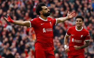 Liverpool ngược dòng hạ Brighton, trở lại ngôi đầu Giải Ngoại hạng Anh