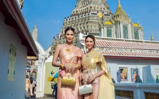 Hoa hậu Xuân Nguyễn đọ sắc cùng Á hậu Thanh Hoài tại Thái Lan