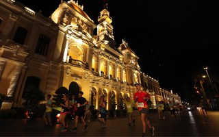 Bùng nổ mùa thi đấu thứ 3 Ho Chi Minh City Night Run Eximbank