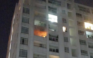 TP Thủ Đức: Gần sáng, một căn hộ tại chung cư 4S Linh Đông bốc cháy